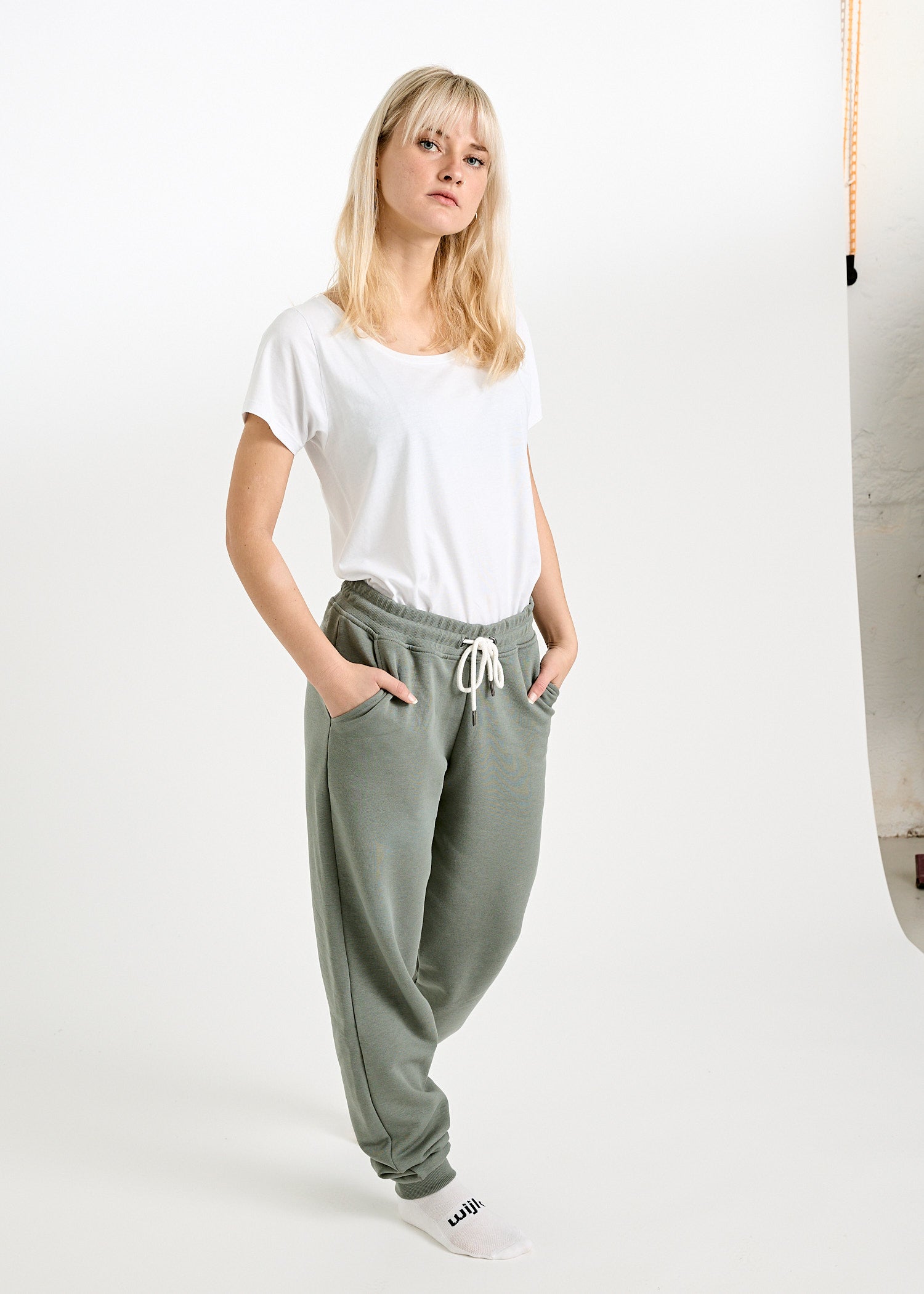 WOMEN'S JOGGING PANTS MARA AGAVE GREEN