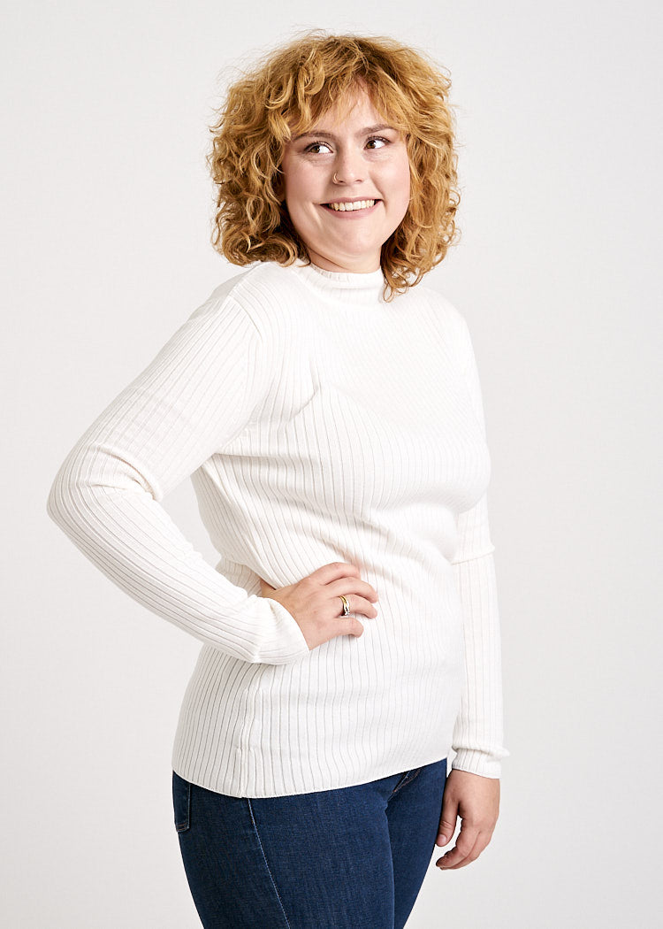 LADIES TURTLENECK KNIT SWEATER IVORY