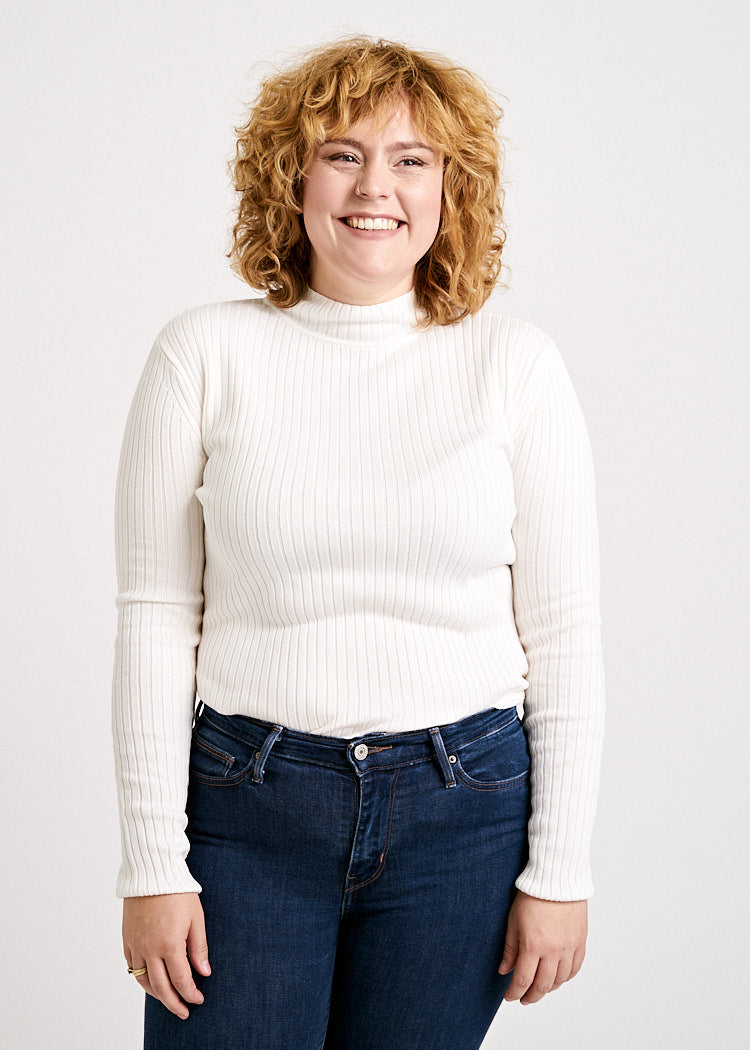 LADIES TURTLENECK KNIT SWEATER IVORY