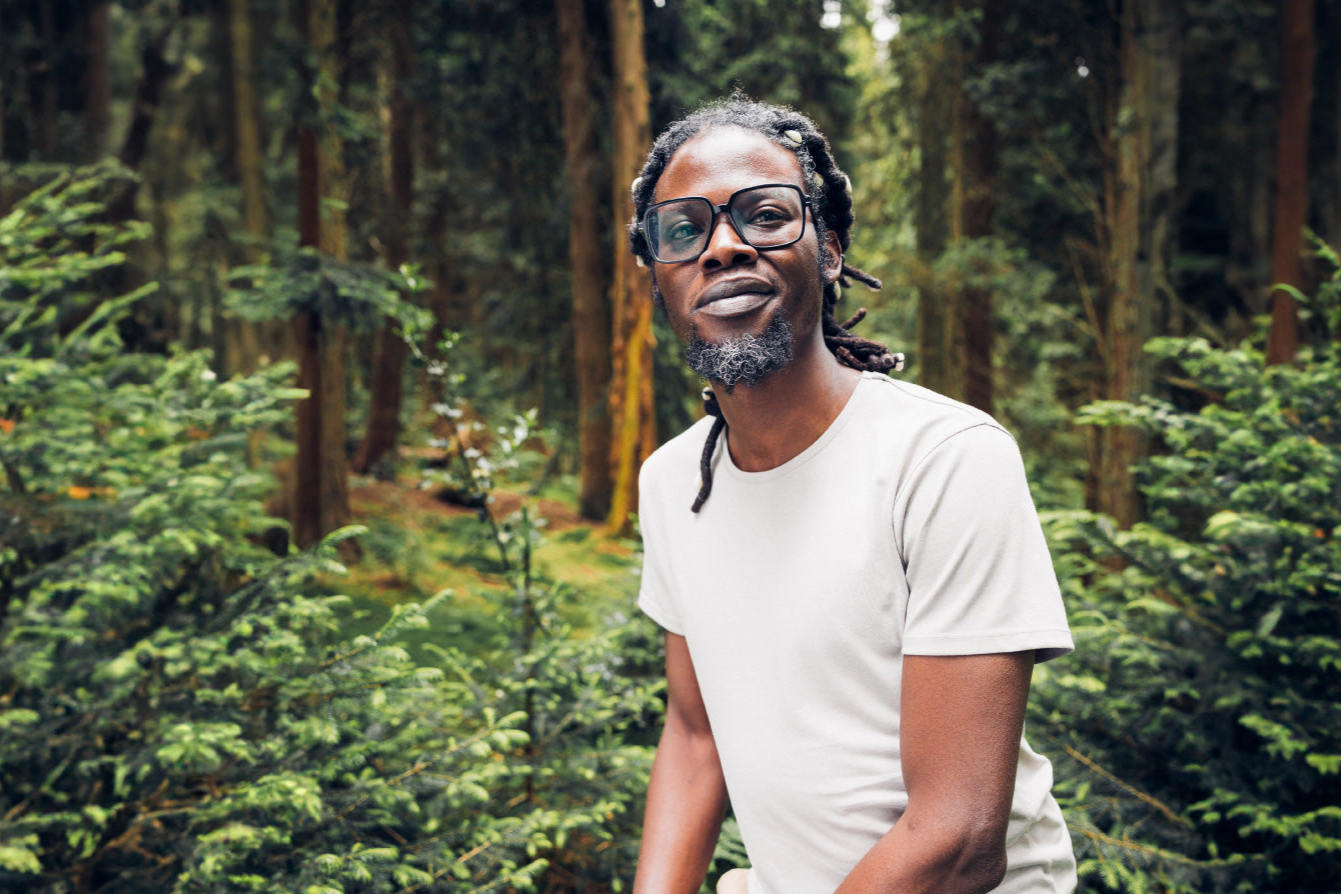 Entdecke vegane Bio T-Shirts aus Holz für Herren: nachhaltig, atmungsaktiv und komfortabel. Mode aus Holzfasern für deinen Stil und unseren Planeten.