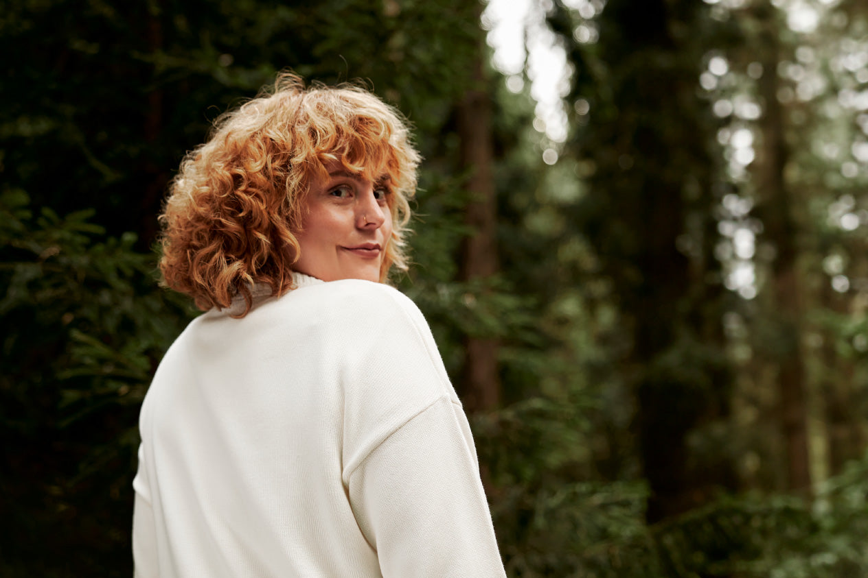 Freu dich auf kuschelige Damen-Strickmode: Nachhaltige Pullover, Cardigans und Kleider aus Holzfasern, die Wärme, Stil und Umweltbewusstsein vereinen.