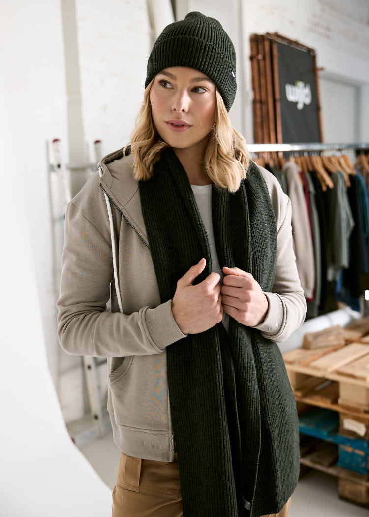 BEANIE KIM PALUDE